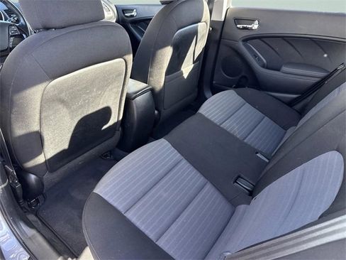 Used 2018 Kia Forte S w/ S Technology Plus Package image 12