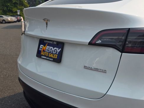 Used 2023 Tesla Model Y Long Range AWD/4WD image 13