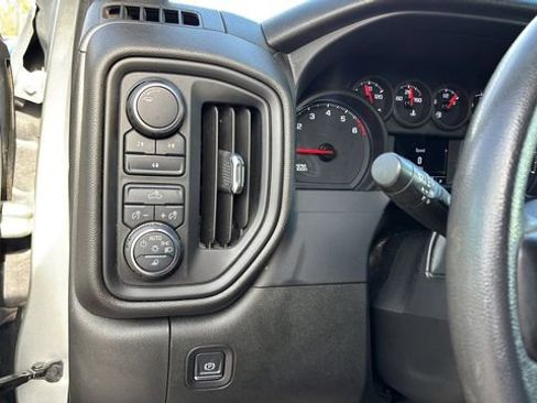 Used 2021 Chevrolet Silverado 2500 Custom w/ Custom Value Package image 18