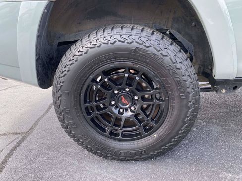 Used 2023 Toyota 4Runner TRD Off-Road Premium w/ Off Road Premium Plus Package AWD/4WD image 9