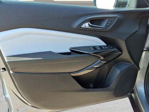 Used 2024 Chevrolet Trax LT w/ Driver Confidence Package FWD image 14