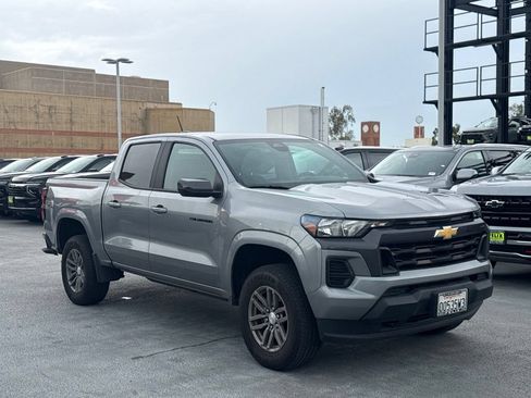 Used 2023 Chevrolet Colorado LT AWD/4WD image 3