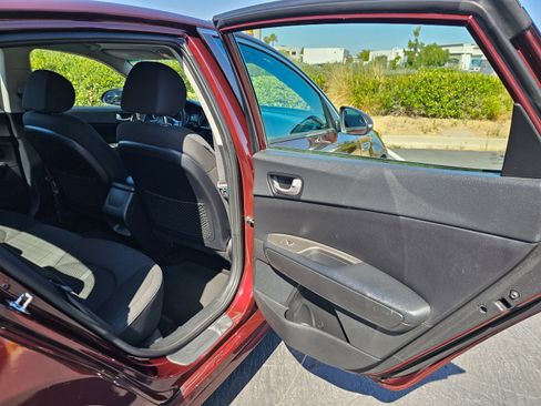 Used 2020 Kia Optima LX FWD image 27