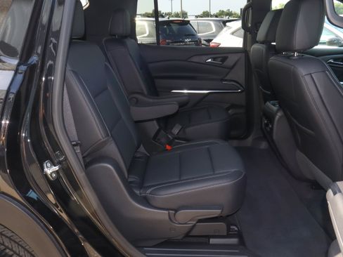Used 2026 Chevrolet Traverse LT AWD/4WD image 25