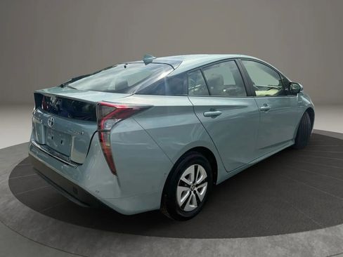 Used 2018 Toyota Prius Two image 6