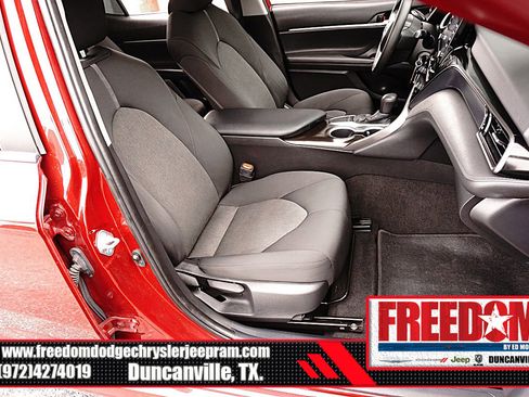 Used 2022 Toyota Camry LE image 15