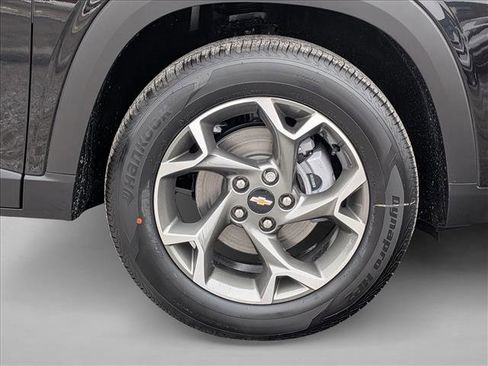 New 2026 Chevrolet Trax LT w/ Driver Confidence Package FWD image 9