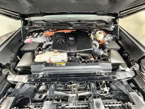 Used 2023 Toyota Sequoia SR5 image 29