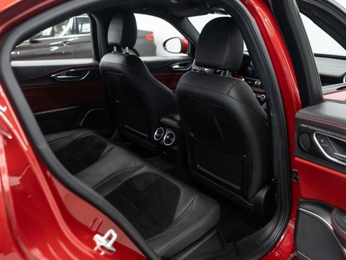 Used 2017 Alfa Romeo Giulia Quadrifoglio image 27