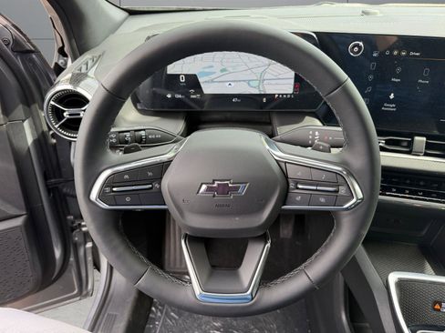 New 2026 Chevrolet Equinox LT w/ Convenience Package II AWD/4WD image 11