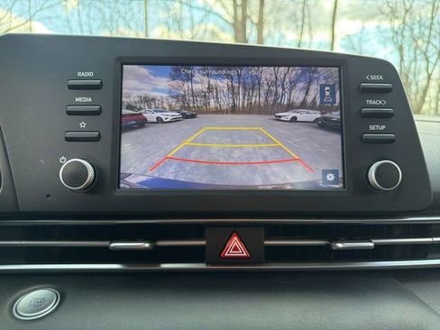 Certified 2023 Hyundai Elantra SEL image 24