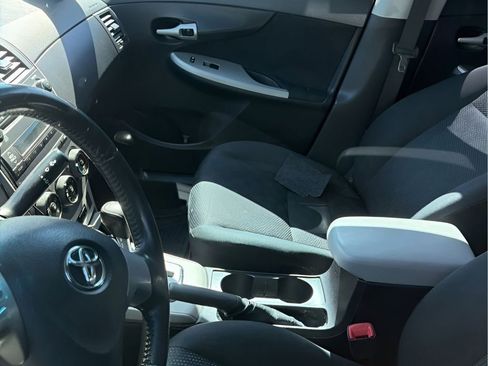 Used 2010 Toyota Corolla S image 23