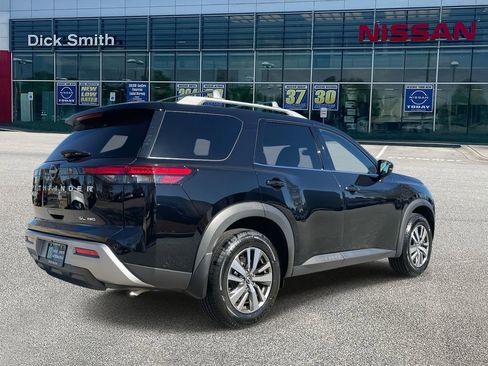 Used 2023 Nissan Pathfinder SL image 6