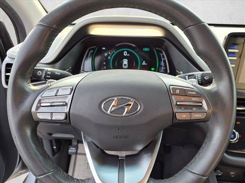 Used 2020 Hyundai Ioniq SE FWD image 17