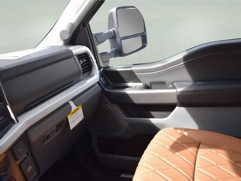 New 2026 Ford F250 XLT w/ XLT Premium Package AWD/4WD image 23
