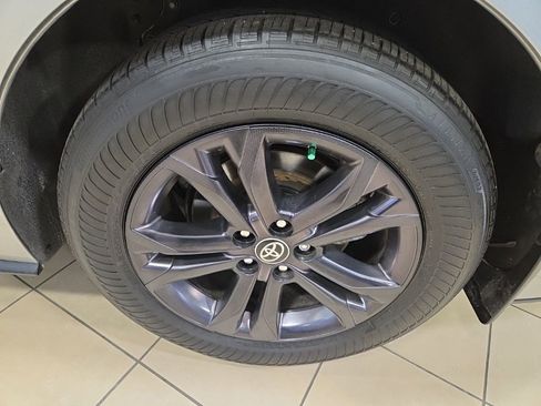 Used 2024 Toyota Sienna XSE w/ XSE Plus Package image 10