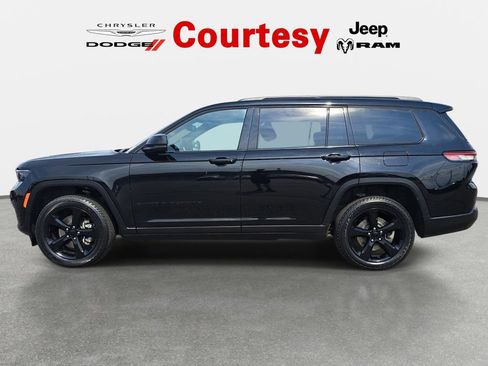 Certified 2023 Jeep Grand Cherokee L Altitude AWD/4WD image 7