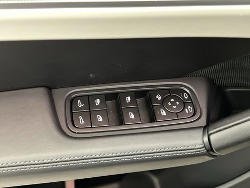 Used 2024 Porsche Cayenne Base image 13