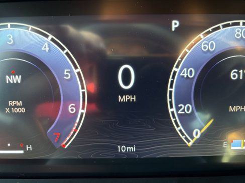 New 2025 Jeep Grand Cherokee Altitude image 31