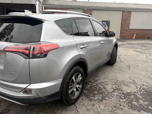 Used 2016 Toyota RAV4 XLE AWD/4WD image 6