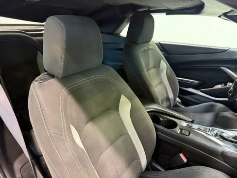 Used 2020 Chevrolet Camaro LT RWD image 23
