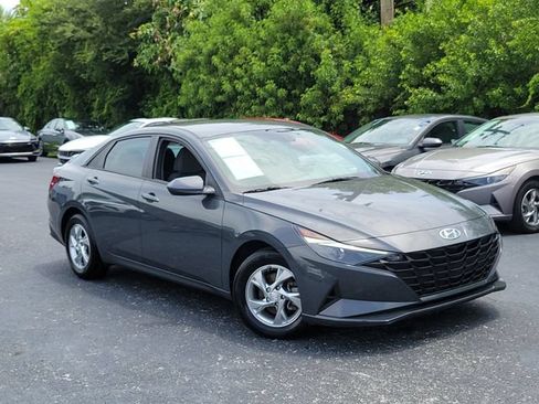 Certified 2023 Hyundai Elantra SE FWD image 29