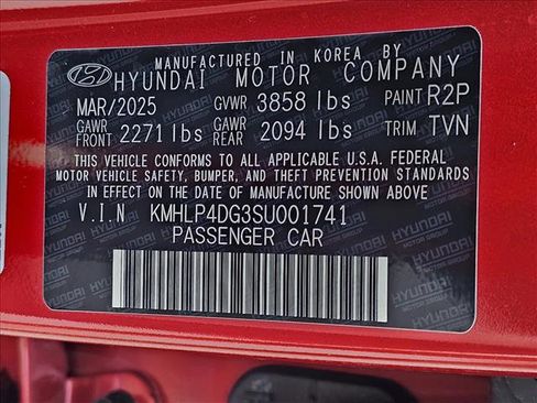 Used 2025 Hyundai Elantra Limited FWD image 20