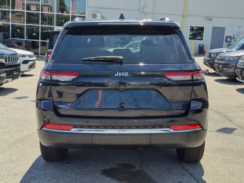 Used 2023 Jeep Grand Cherokee 4WD 4xe image 7
