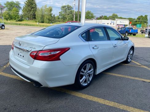 Used 2016 Nissan Altima 3.5 SL FWD image 5