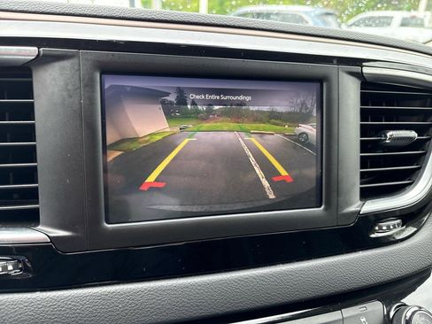 Used 2023 Chrysler Voyager LX FWD image 21