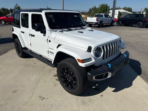 Used 2023 Jeep Wrangler Unlimited Sahara w/ Cold Weather Group AWD/4WD image 3