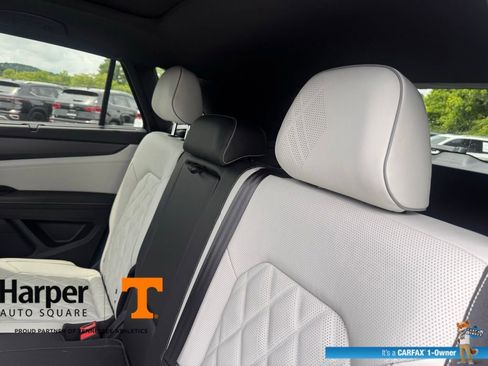 Used 2025 Volkswagen Atlas Cross Sport SEL Premium R-Line AWD/4WD image 9