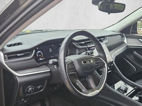 Used 2022 Jeep Grand Cherokee L Limited image 10