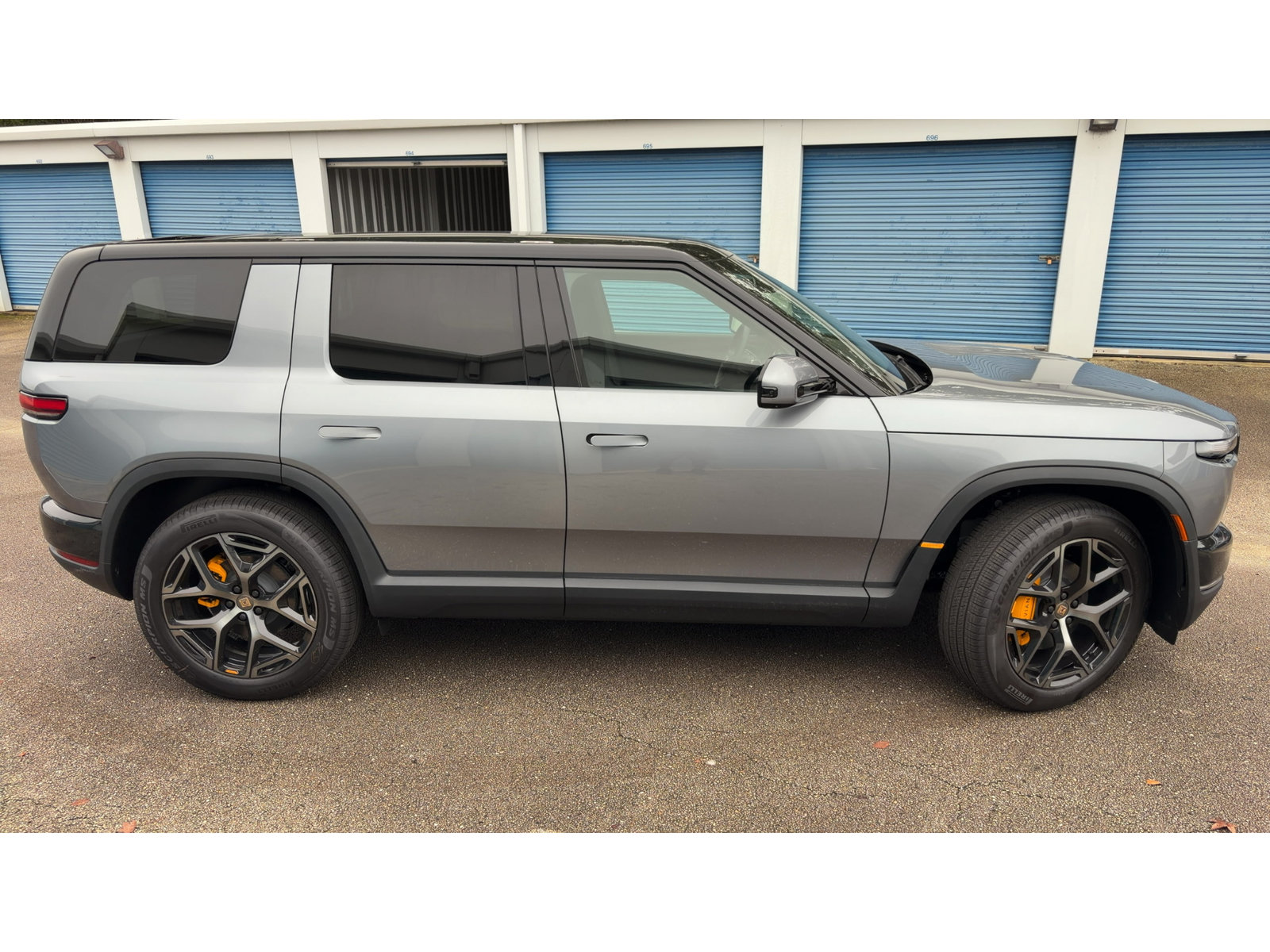 Used 2027 Rivian R2 Performance Dual AWD/4WD image 3