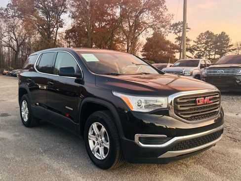 Used 2017 GMC Acadia SLE image 8