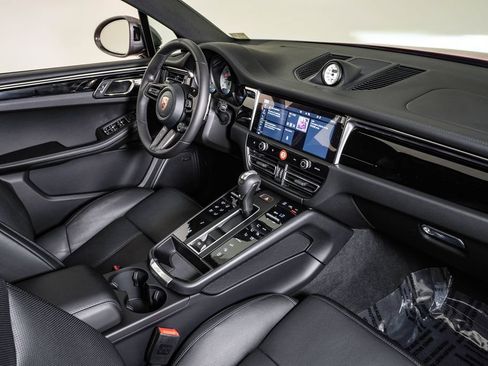 Certified 2026 Porsche Macan Turbo AWD/4WD image 14