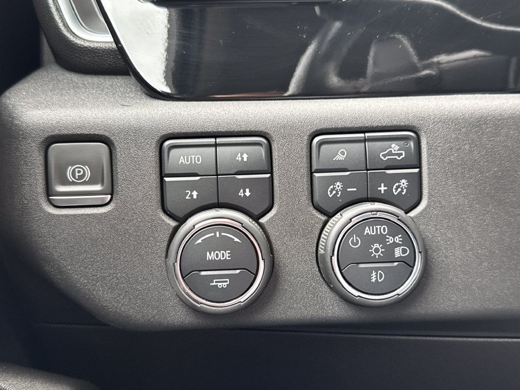 Certified 2023 Chevrolet Silverado 1500 LTZ AWD/4WD image 31