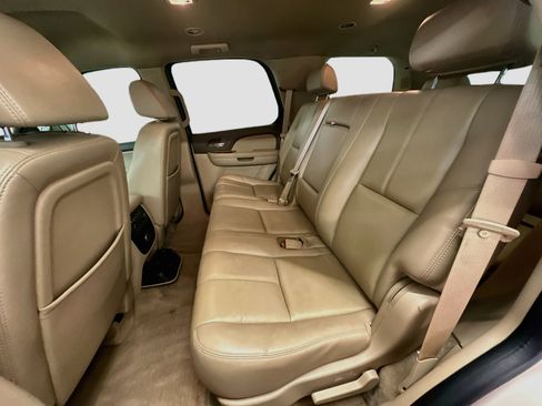 Used 2007 GMC Yukon SLT w/ SLT Preferred Equipment Group AWD/4WD image 27