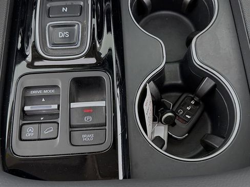 Certified 2023 Honda Pilot Touring image 20