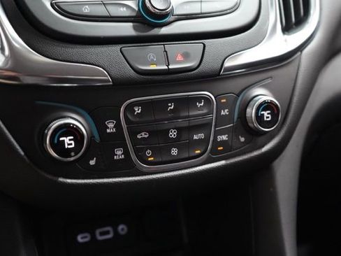 Used 2024 Chevrolet Equinox LT image 28