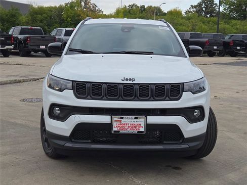 New 2026 Jeep Compass Latitude image 4