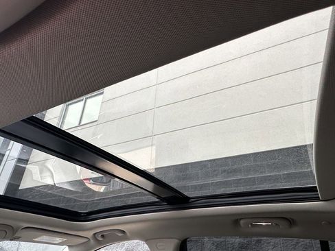 Certified 2023 Cadillac XT4 Luxury w/ Cold Weather Package image 9