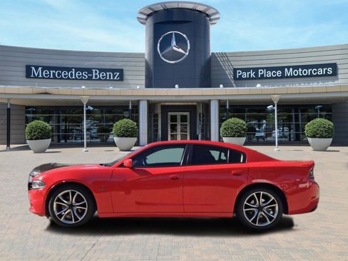 Used 2015 Dodge Charger R/T image 3