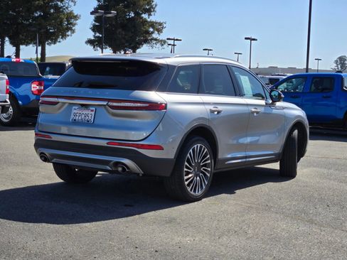 Certified 2022 Lincoln Corsair Reserve w/ Luxury Package AWD/4WD image 4