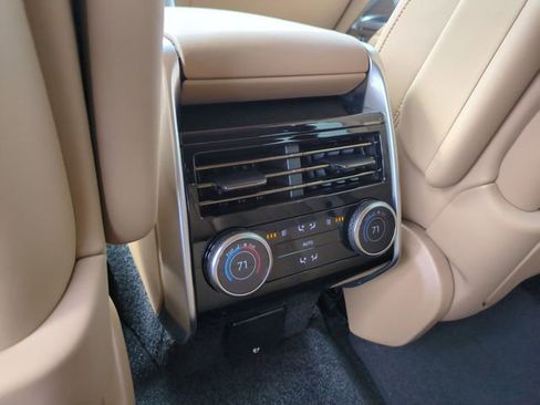 New 2026 Land Rover Range Rover SE image 13