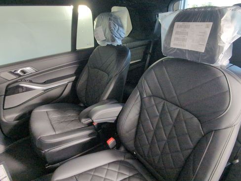 Used 2026 BMW X7 xDrive40i w/ M Sport Package image 28