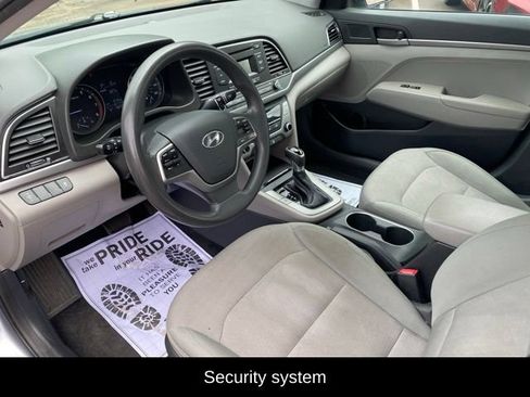 Used 2017 Hyundai Elantra SE FWD image 6