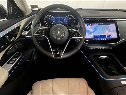 Used 2026 Mercedes-Benz E 350 4MATIC Sedan image 5