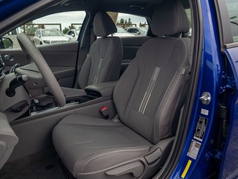 Used 2022 Hyundai Elantra SEL w/ Cargo Package FWD image 17