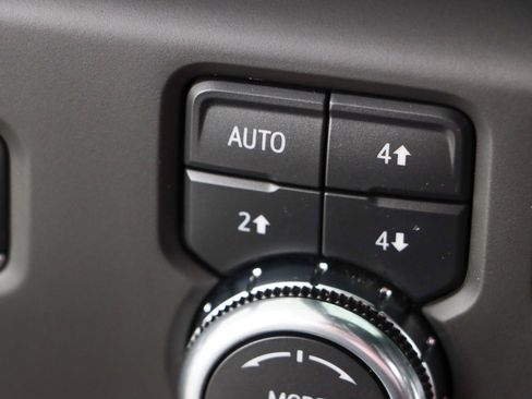 Used 2025 GMC Sierra 1500 AT4 w/ AT4 Preferred Package AWD/4WD image 23
